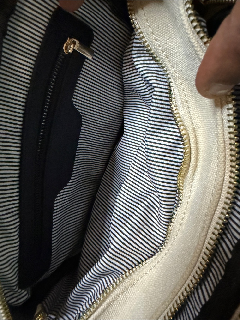 Louenhide Black & Cream Crossbody Messenger Bag - Picture 5 of 8